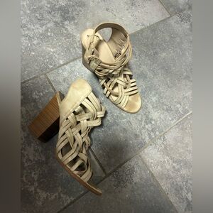 Fergalicious Chic Tan Strappy Women's Heels size 9